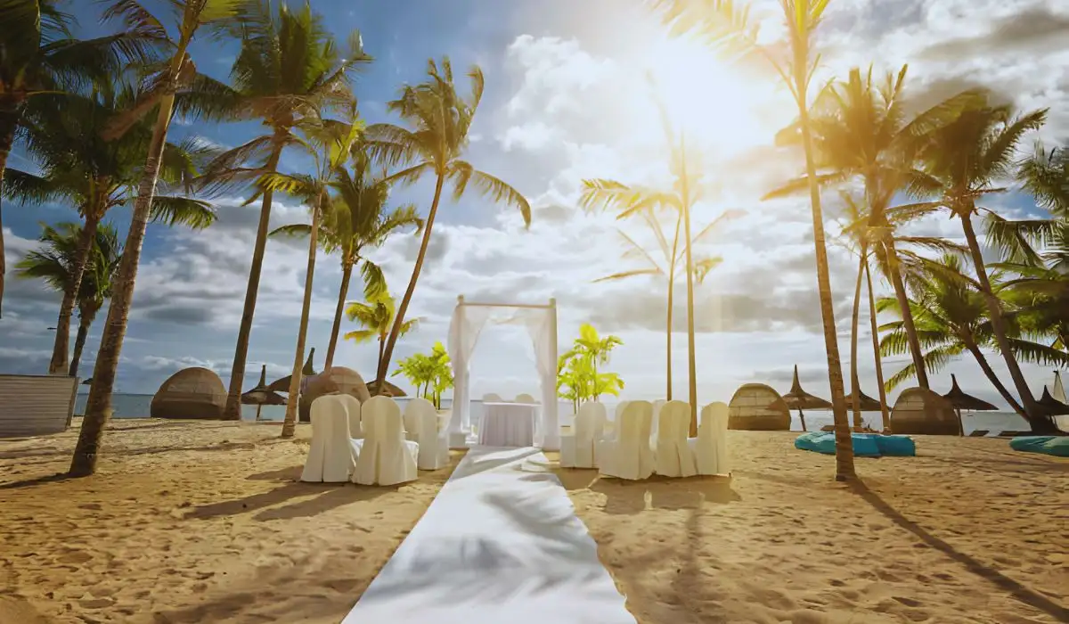 beach wedding descreation